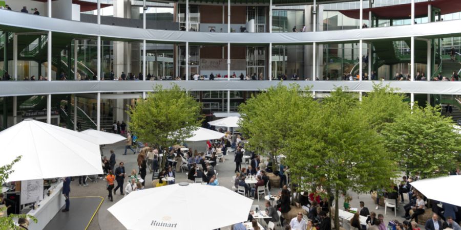 Die Rundhofhalle der Messe Basel soll gemäss Forderung einer Volksinitiative zum Sammlungszentrum werden. Das Parlament empfahl die Vorlage diskussionslos zur Ablehnung. (Archivbild)