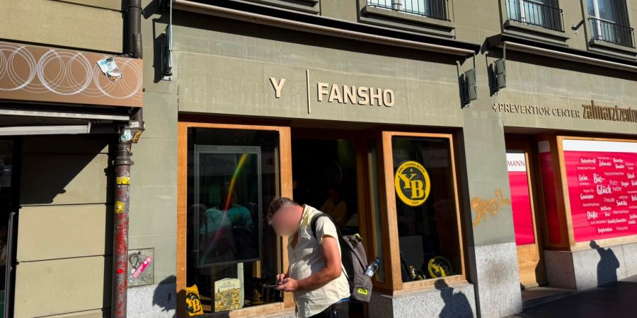 Beim YB-Fanshop am Kornhausplatz fehlen derzeit die Buchstaben B und P.