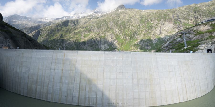 Die neue Staumauer Spitallamm an der Grimsel. Der Strom aus der Region ist im Unterland begehrt. Dementsprechend viel Aufregung löste die Berner Regierung mit ihren Überlegungen zu ei...