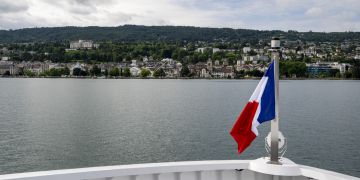 G7