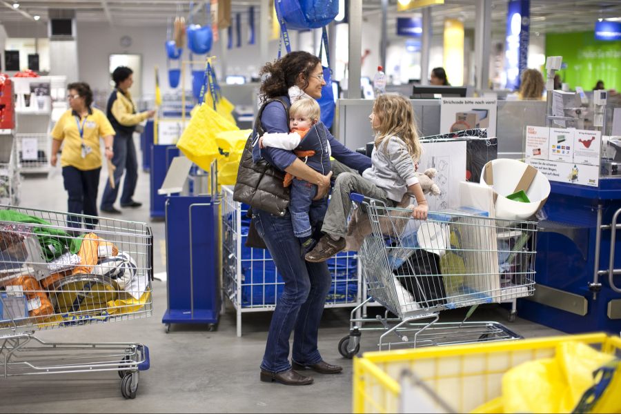 Bei Ikea dürfen alle Kunden den Self-Checkout benutzen.