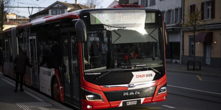 Die Buslinie 11 in Chur soll künftig weniger oft verkehren. Es ist eine der vorgeschlagenen Massnahmen im 16-Millionen-Sparpaket. (Symbolbild)