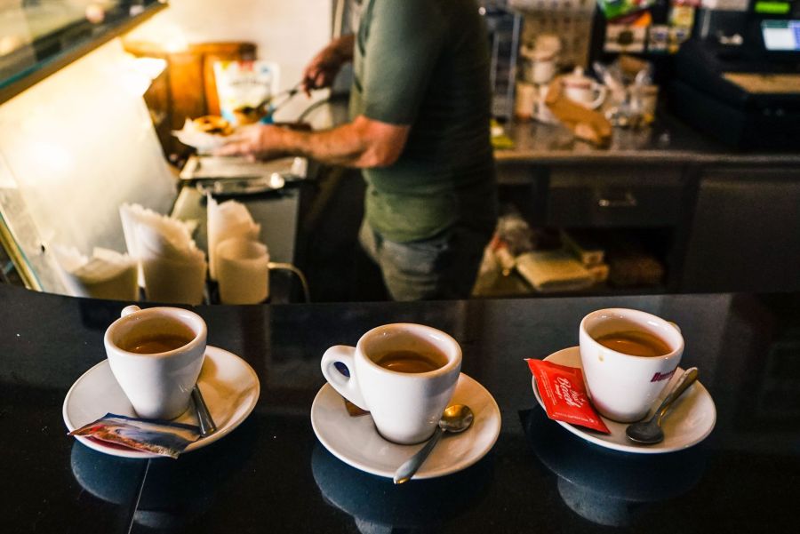 Wie viel darf ein Espresso kosten? In der Deutschschweiz ist die Schmerzgrenze höher.