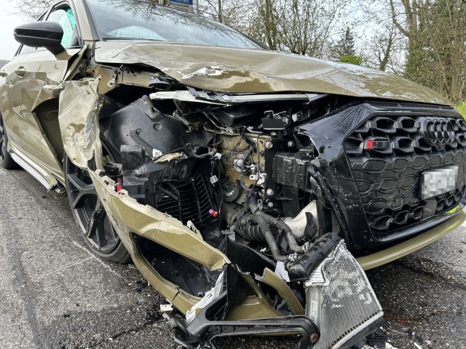 Eine Frau wurde leicht verletzt. Unfall in Buchs