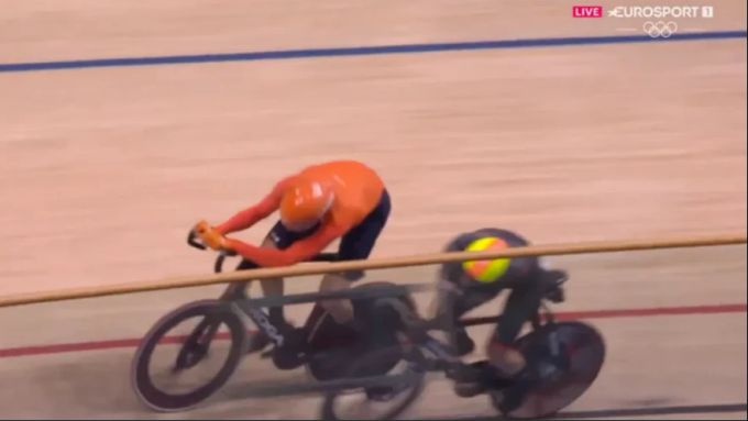 Der Brite Wood kassiert von van Schip einen Kopfstoss. Olympia 2024