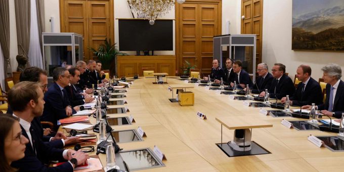 Kurz nach dem Wahlausgang in den USA brach Verteidigungsminister Pistorius zu Beratungen nach Paris auf. Kurz nach dem Wahlausgang in den USA brach Verteidigungsminister Pistorius zu Beratungen nach Paris auf.