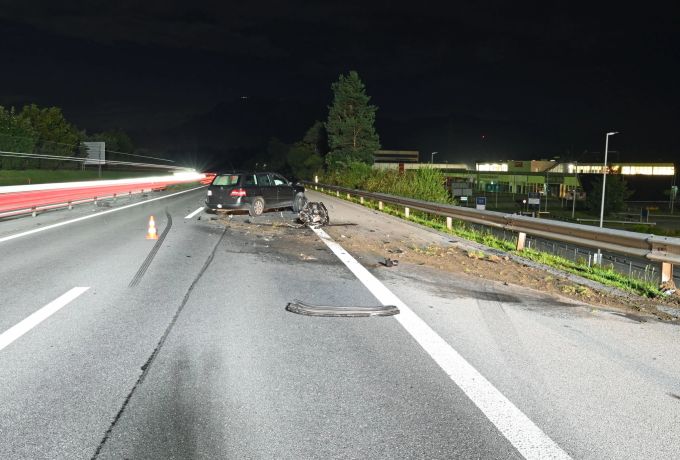 Beim Unfall entstand ein Sachschaden. Sachschaden.