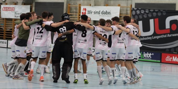 Der UHC Pfannenstiel gewinnt das Auswärtspiel bei Unihockey Langenthal Aarwangen in der NLB mit 4:3 nach Verlängerung. UHC Pfannenstiel