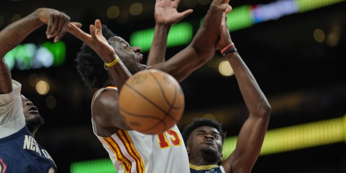 Clint Capela (Atlanta Hawks) im Einsatz gegen die New Orleans Pelicans in der NBA. Clint Capela NBA Hawks
