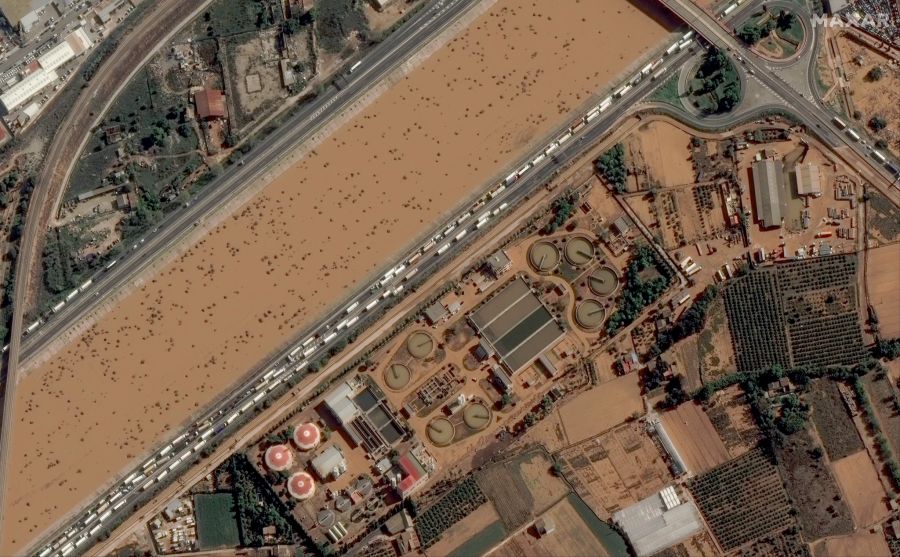 Satellitenbilder zeigen das Ausmass der Überschwemmungen seinerzeit. Mehr als 230 Menschen starben.