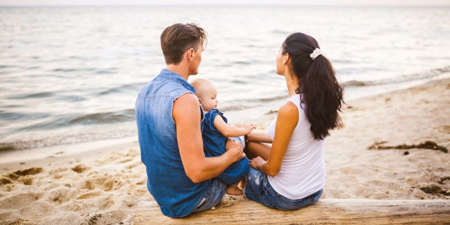 Eltern auch Romantik im Urlaub – selbst wenn die Kinder mit von der Partie sind.