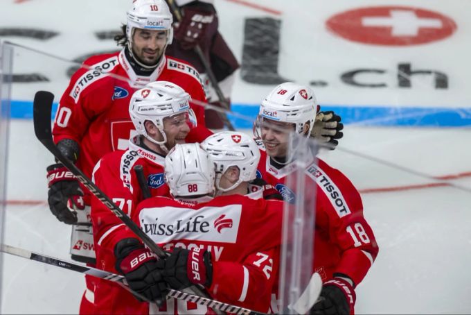 Die Spieler der Schweizer Nati haben am Freitagabend viel Grund zum Jubeln. schweizer nati