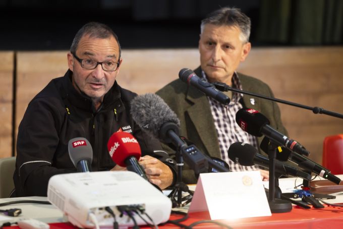 Ingenieur der Dienststelle Naturgefahren, Alban Brigger (l.), und der Blatter Gemeindepräsident Matthias Bellwald. Blatten