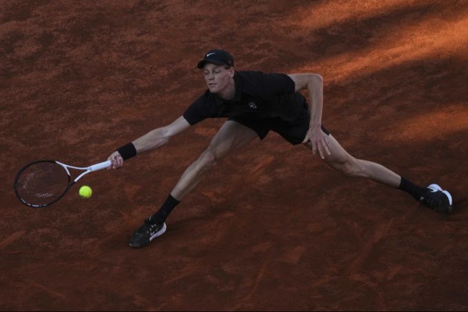 Jannik Sinner wurde mit Lob überschüttet, findet im Final gegen Carlos Alcaraz aber keine Lösungen. Jannik Sinner