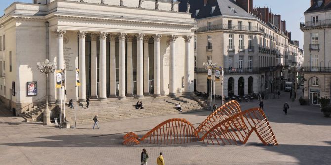 Platz Skulptur Gebäude Innenstadt