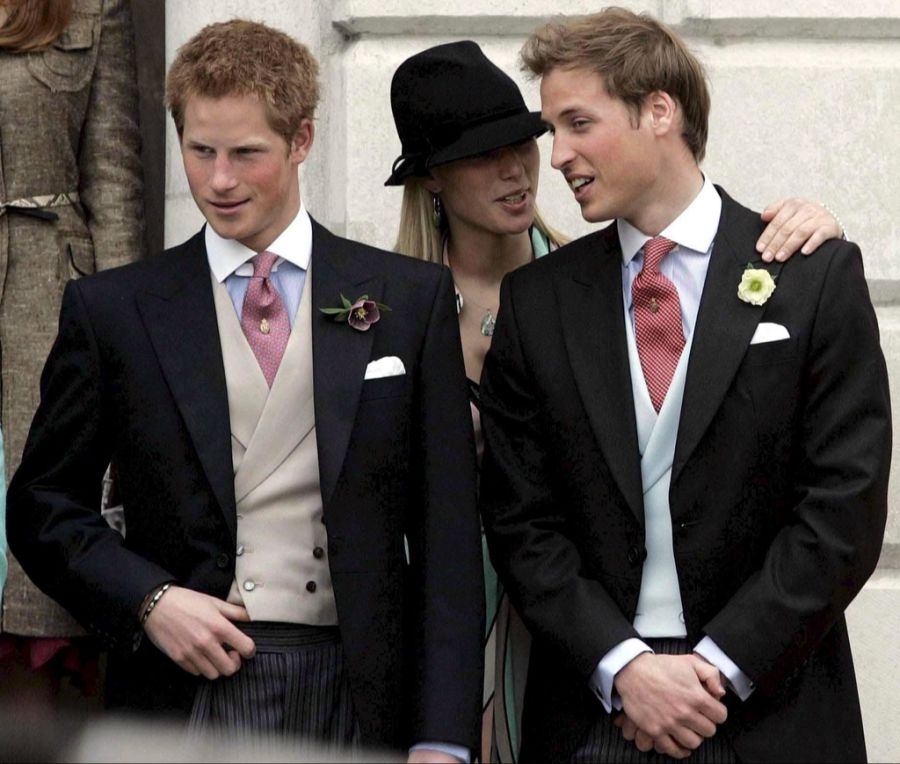 Prinz Harry (links) und Prinz William sollen früher beide die Londoner Clubszene unsicher gemacht haben. (Archivbild)