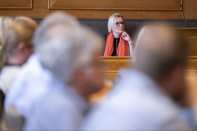 Die kantonale Finanzdirektorin Astrid Bärtschi (Mitte) kann mit ihrem Team für 2026 mehr Geld aus dem Finanzausgleich budgetieren. Astrid Bärtschi