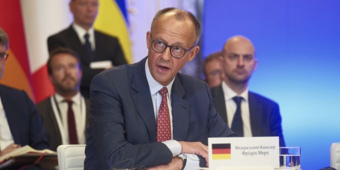 Bei seinem Besuch sichert Merz Kiew volle Unterstützung zu. Merz Kiew
