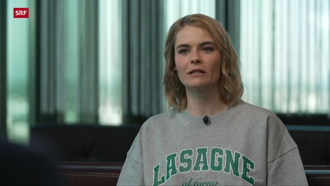 In der Schweizer Kulturlandschaft herrsch Bequemlichkeit, findet Hazel Brugger. Hazel Brugger