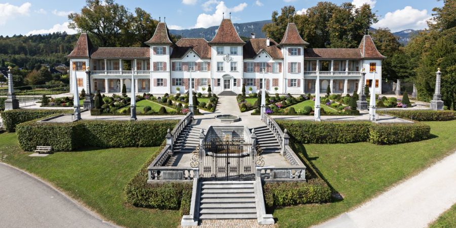 Schloss Park Berge Bäume
