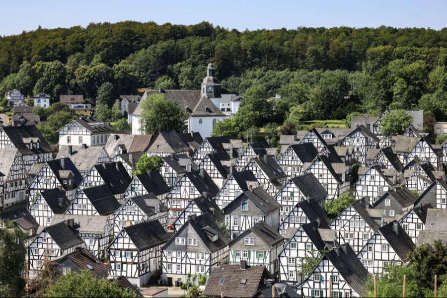 Seit der Tat sind sie kaum mehr ins Dorf gegangen – aus Angst, den Mädchen zu begegnen.