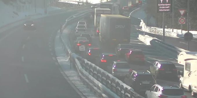Vor dem Gotthard braucht es zur Zeit Geduld. Gotthard Stau
