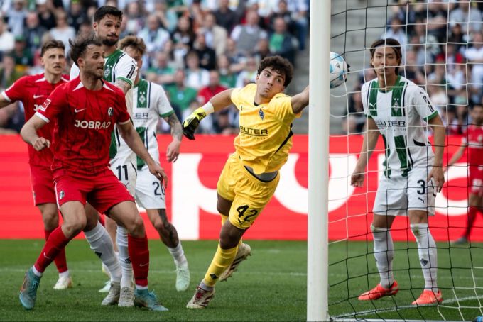 Freiburg schlägt Borussia Mönchengladbach in der Bundesliga. Bundesliga Freiburg Borussia Mönchengladbach