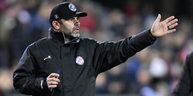 Uli Forte verliert mit seinem FC Winterthur im Testspiel gegen Ösi-Tabellen-Schlusslicht SCR Altach. fc winterthur