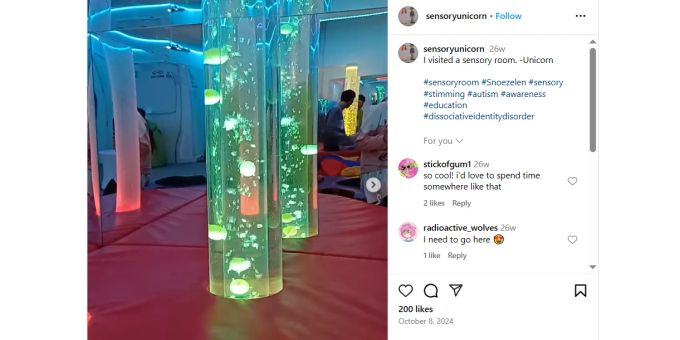 Mit Licht, Musik und gemütlichen Sitzgelegenheiten sind Sensory Spaces ein guter Ort, um dem Trubel zu entfliehen. Instagram @sensoryunicorn