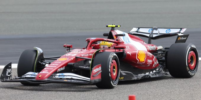 Lewis Hamilton im Einsatz für Ferrari beim Vorsaison-Test der Formel 1 in Bahrain. Hamilton Ferrari Formel 1