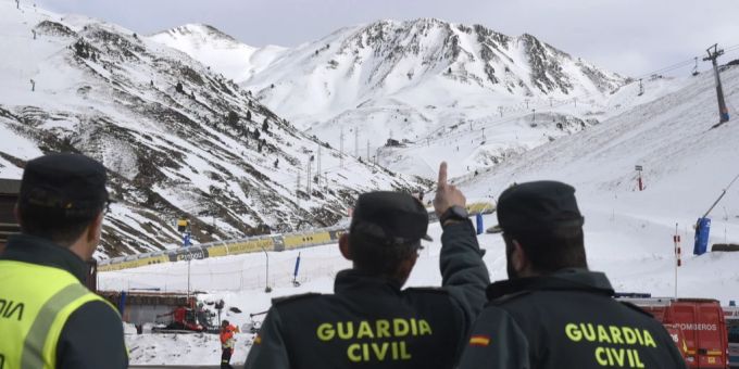 An der Skistation Astún in den Pyrenäen der Provinz Huesca kam es am Samstag zu einem Sessellift-Unfall. unfall sessellift