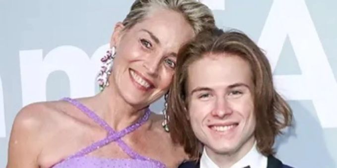 Sharon Stone Erscheint In Lavendel Kleid Auf Amfar Gala