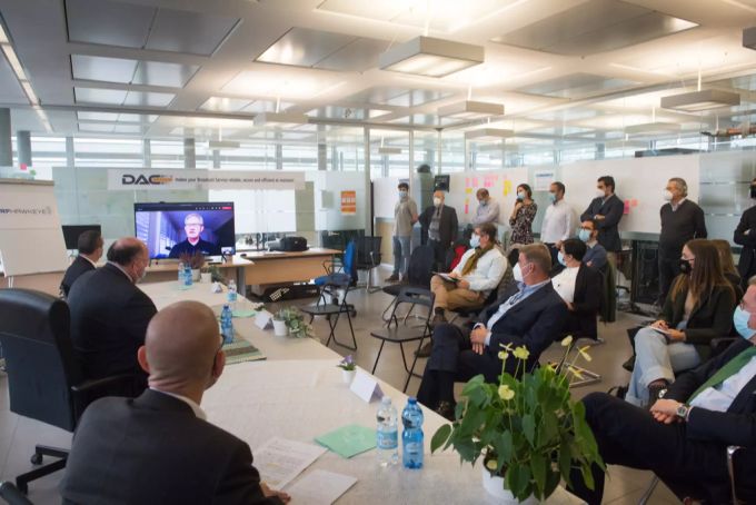 Das Tessiner Start-up DAC System und das US-amerikanische Unternehmen Dielectric arbeiten zusammen im Antennenbereich. Start-up USA Schweiz Tessin