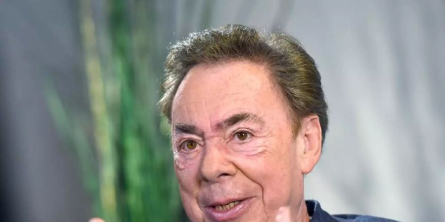 Der britische Musical-Komponist Andrew Lloyd Webber will die anstehende Premiere von «Cinderella» doch nicht gross feiern. Foto: Caroline Seidel/dpa