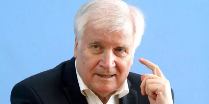 Bundesinnenminister Horst Seehofer (CSU). Foto: Wolfgang Kumm/dpa Bundesinnenminister Horst Seehofer (CSU). Foto: Wolfgang Kumm/dpa