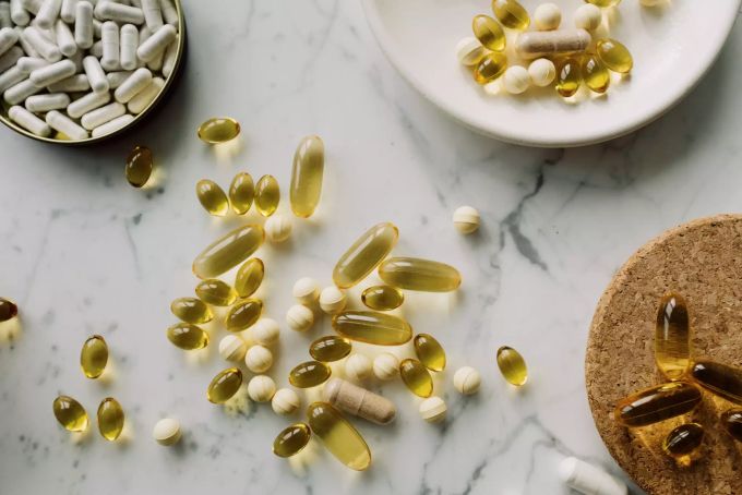 70 Prozent aller Befragten nehmen Nahrungsergänzungsmittel zu sich. supplements coronavirus