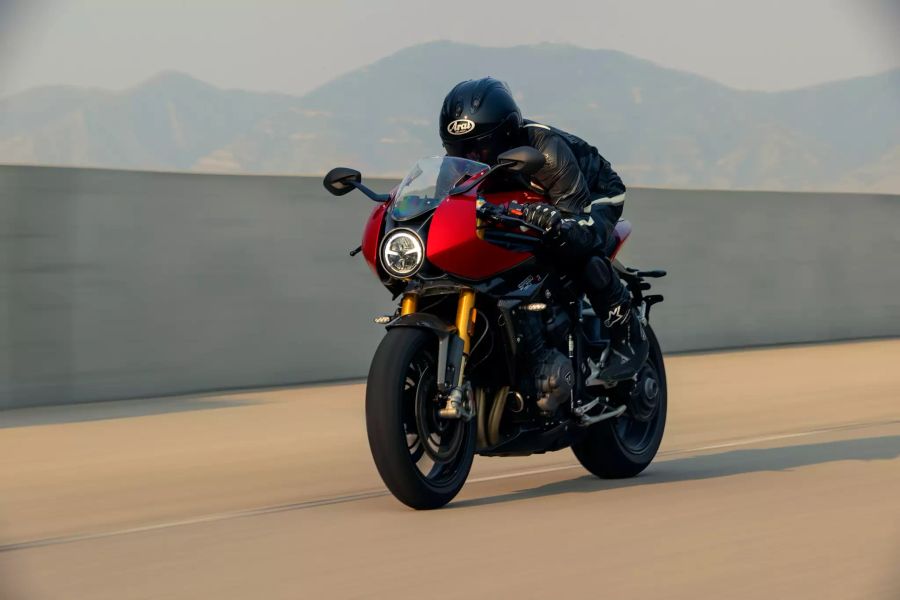 Die neue Triumph Speed Triple 1200 RR kommt nicht in Vollverschalung.