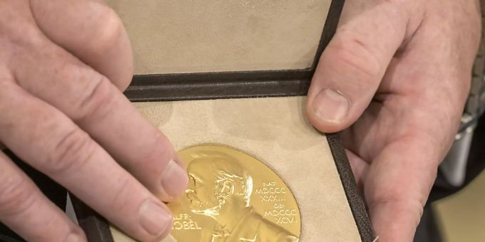 Die mit dem Nobelpreis für Chemie ausgezeichneten Wissenschaftler haben die Methoden der Life-Science-Forschung durch ihre auf künstlicher Intelligenz gestützte Protein-Forschung grundlegend verändert. (Symbolbild) Nobelpreis