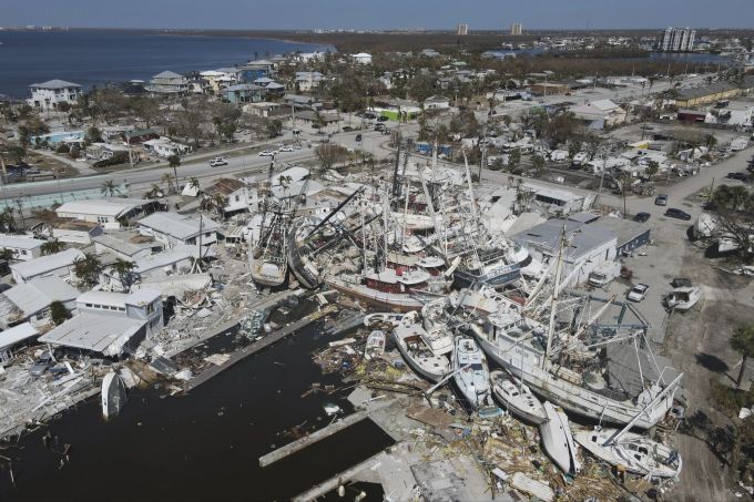 Hurrikan Ian hat bei San Carlos Island in Fort Myers Beach in Florida Boote an Land gespült, am Freitag, 7, Oktober 2022. (AP Photo/Rebecca Blackwell) Hurricane Ian Florida
