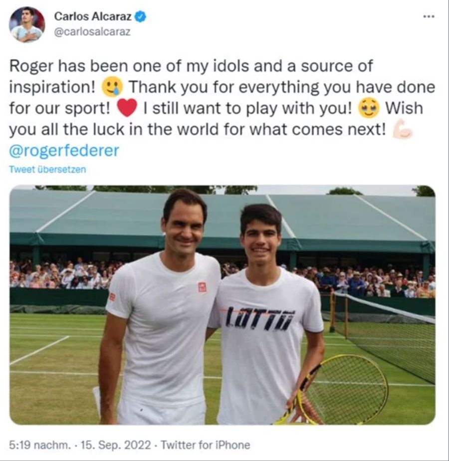 Wenig später ergänzt der Spanier seinen Dank an Federer noch.