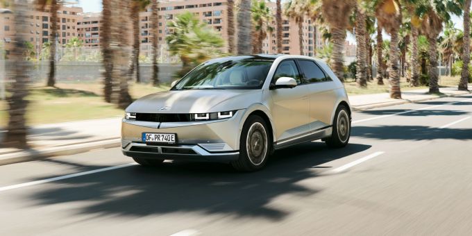 Der Sonne entgegen: Mit dem Hyundai Ioniq 5 fällt der Umstieg auf Elektro nicht wirklich schwer 2022 Hyundai Ioniq 5