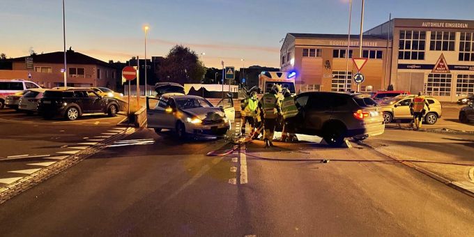 Einsiedeln: Verkehrsunfall fordert zwei Verletzte Einsiedeln: Verkehrsunfall fordert zwei Verletzte