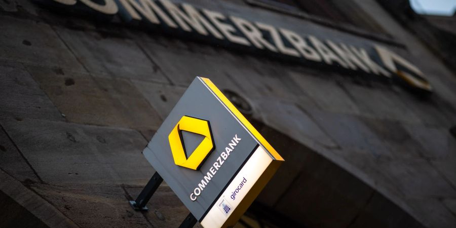 Die Commerzbank dünnt ihr Filialnetz in Deutschland weiter aus.