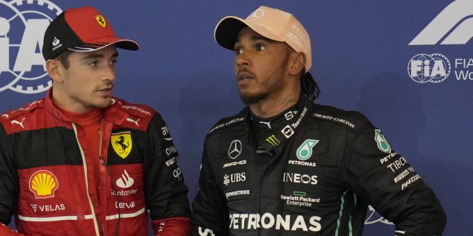 Charles Leclerc (Ferrari) und Lewis Hamilton (Mercedes) nach dem Qualifying zum Singapur-GP der Formel 1. Lewis Hamilton Formel 1