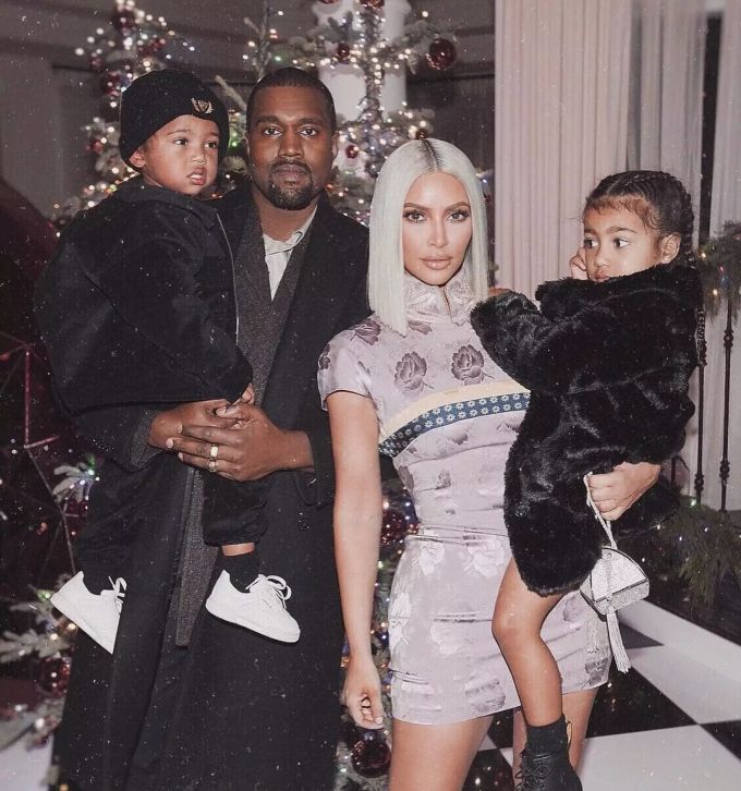 Kim Kardashian und Kanye West waren seit 7 Jahren verheiratet und haben 4 Kinder. (Archivbild) Kanye west kim kardashian