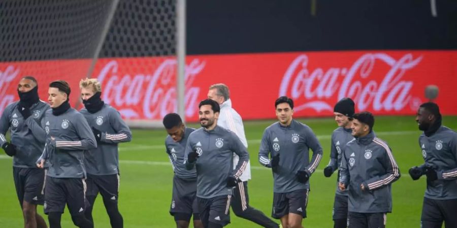 Die Spieler der deutschen Nationalmannschaft beim Abschlusstraining in Leipzig. Foto: Robert Michael/dpa-Zentralbild/dpa