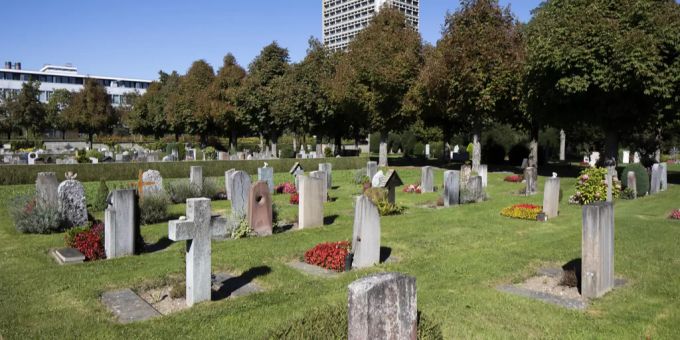 Der Schosshaldenfriedhof in Bern. Schosshaldenfriedhof bern