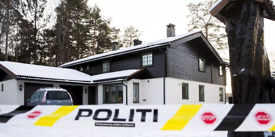 ARCHIV - Januar 2019: Das abgesperrte Haus des norwegischen Multimillionärs Tom Hagen. Foto: Vidar Ruud/NTB scanpix/AP/dpa