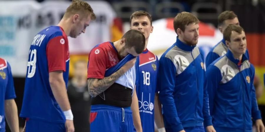 Russlands Handballer wollen bei der WM in Ägypten still protestieren. Foto: Soeren Stache/dpa