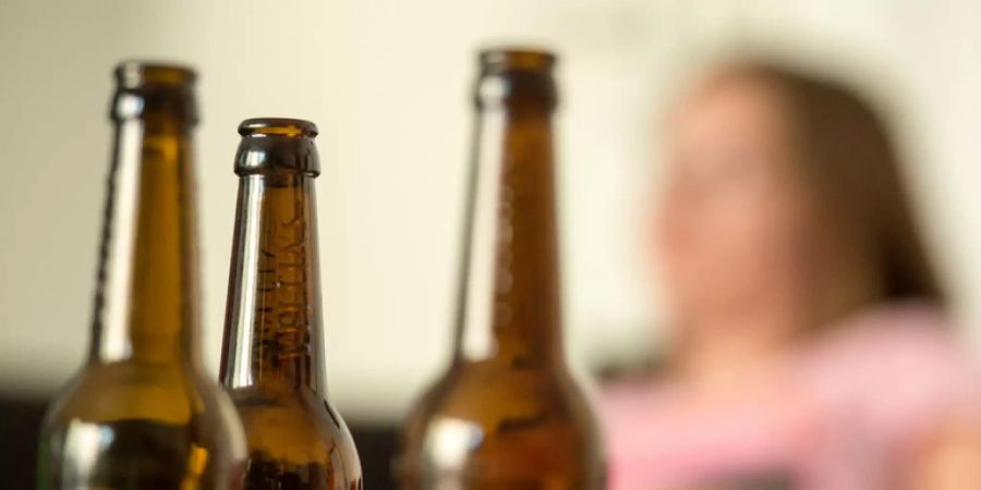 Eine britische Studie hat nachgewiesen, dass gesundheitsschädliches Verhalten unter dem Strich in Grossbritannien während dem Lockdown zugenommen hat. (Symbolbild)